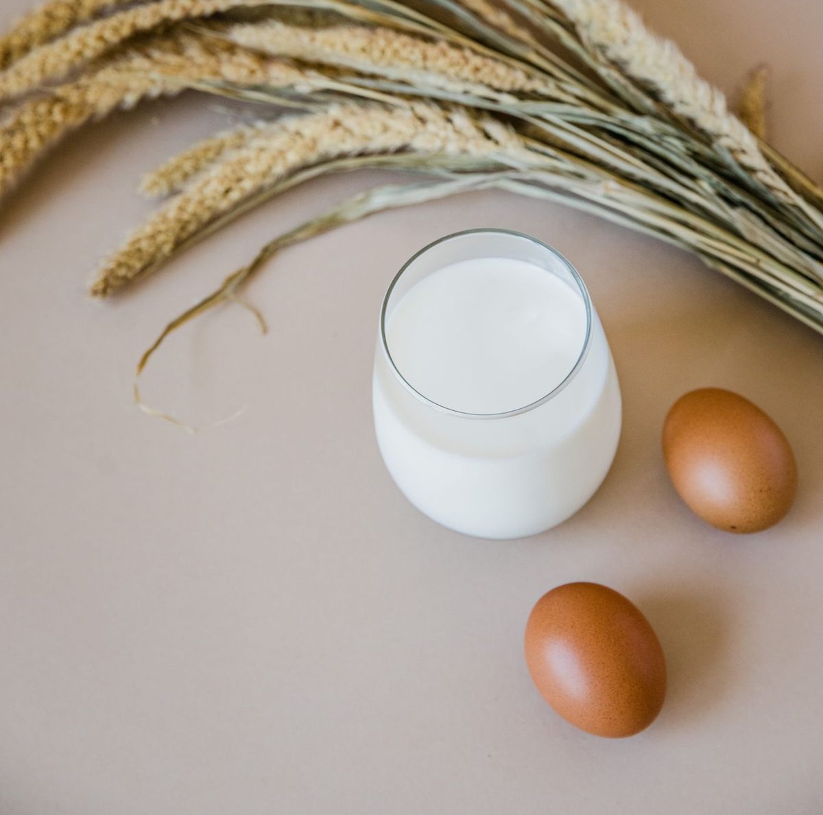 Egg, melk og hvete er tre av de vanligste matallergenene.